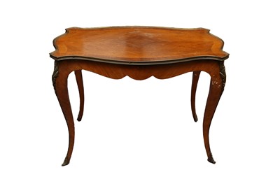 Lot 288 - A 19TH CENTURY FRENCH STYLE COFFEE TABLE