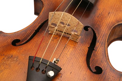 Lot 117 - A 19TH CENTURY VIOLIN