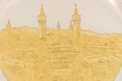 Lot 173 - Sultan of Saudi Arabia - A cased Elizabeth II parcel gilt sterling silver presentation dish, London 1994 by Asprey