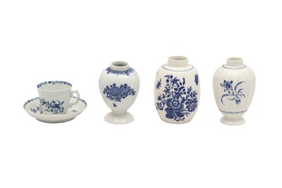 Lot 146 - A GROUP OF WORCESTER PORCELAIN ITEMS, CIRCA 1770S