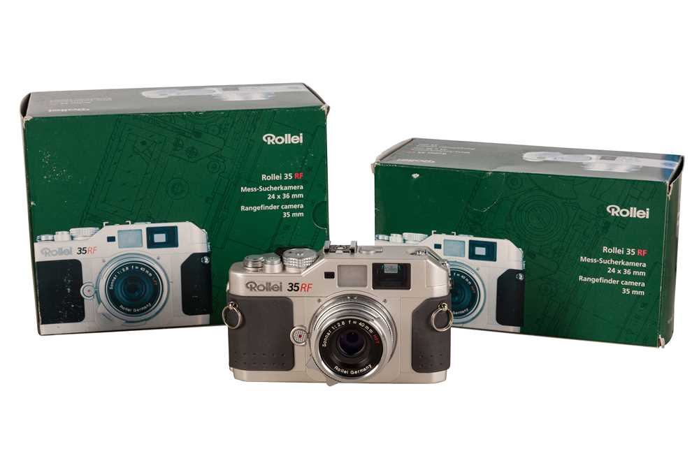Lot 348 - A Rollei 35 RF Rangefinder Camera