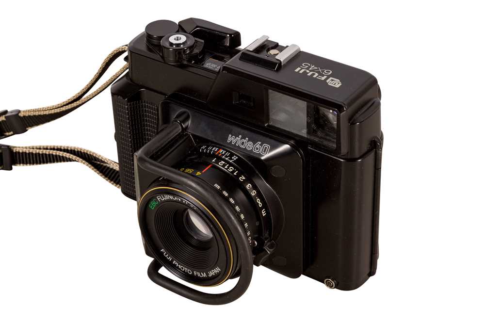 Lot 104 - A Fuji GS645S Professional Medium Format