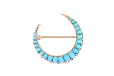 Lot 43 - A DIAMOND AND TURQUOISE CRESCENT BROOCH