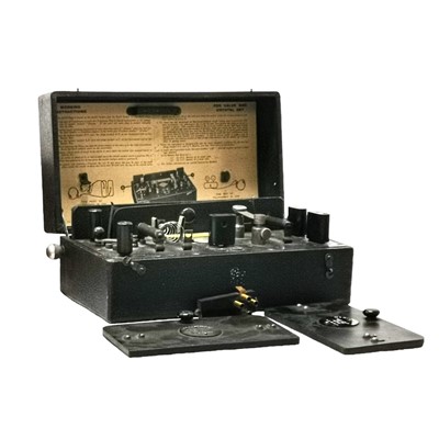 Lot 89 - A "MARCONIPHONE" BROADCAST RECEIVER