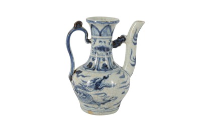 Lot 174 - A CHINESE BLUE AND WHITE 'DRAGON' EWER, 20TH CENTURY