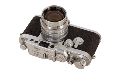 Lot 395 - A Leica IIIG Rangefinder Camera