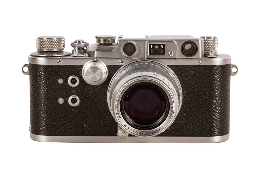 Lot 367 - A Reid & Sigrist III Rangefinder Camera