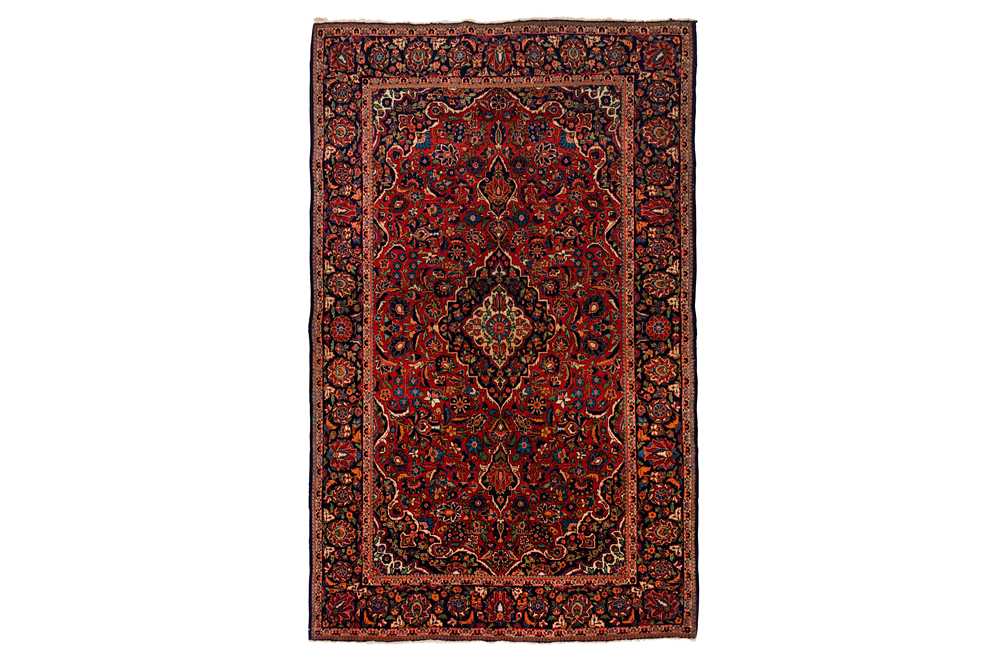 Lot 102 - A FINE KASHAN RUG, CENTRAL PERSIA