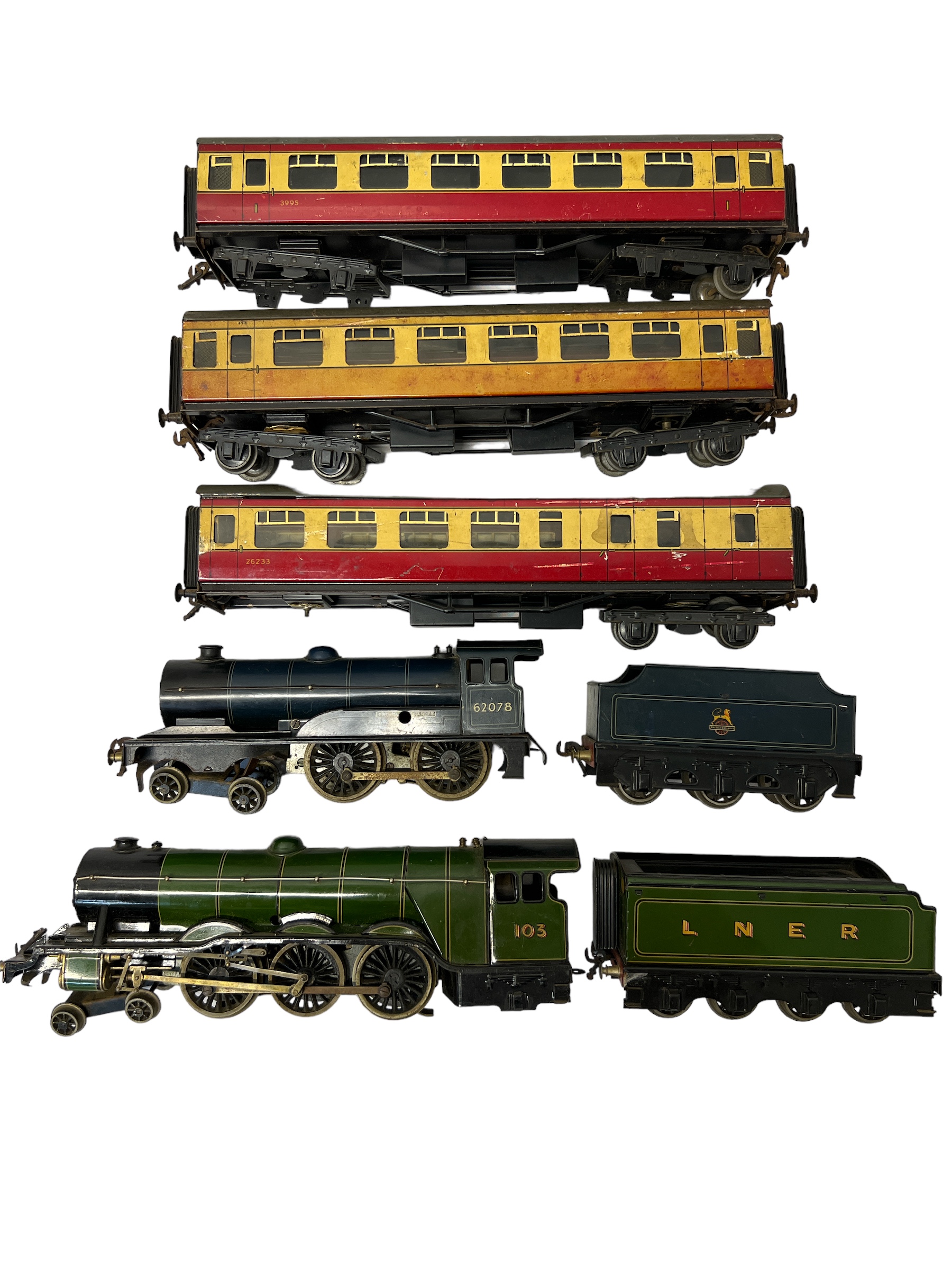 Lot 262 - O GAUGE LOCOMOTIVES