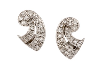 Lot 75 - A PAIR OF DIAMOND CLIPS