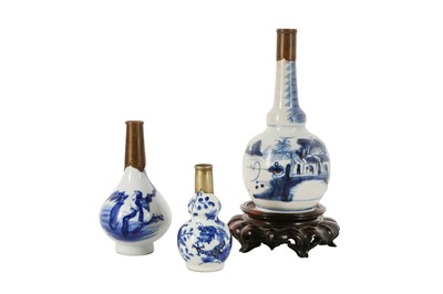 Lot 292 - THREE CHINESE BLUE AND WHITE VASES, 19TH CENTURY