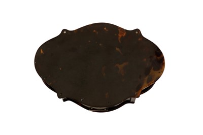 Lot 508 - λ A SINHALESE TORTOISESHELL LIDDED BOX MADE FOR THE EUROPEAN MARKET