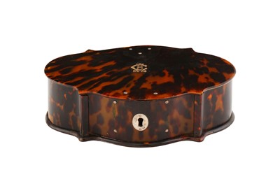 Lot 508 - λ A SINHALESE TORTOISESHELL LIDDED BOX MADE FOR THE EUROPEAN MARKET