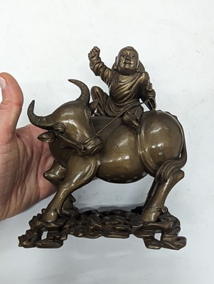 Lot 870 - A CHINESE FUZHOU (FOOCHOW) LACQUER FIGURE AND A VIETNAMESE FIGURE