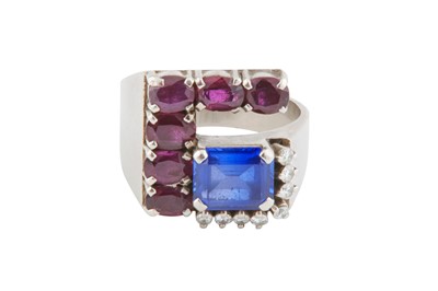 Lot 169 - A SYNTHETIC SAPPHIRE, RUBY AND DIAMOND RING