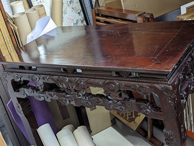 Lot 348 - A CHINESE HARDWOOD TABLE