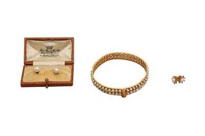 Lot 33 - A GROUP OF PEARL JEWELLERY