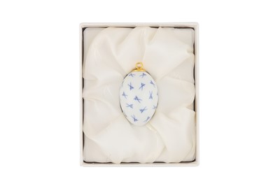 Lot 195 - A MEISSEN EGG PENDANT