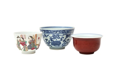 Lot 570 - A GROUP OF THREE CHINESE BOWLS