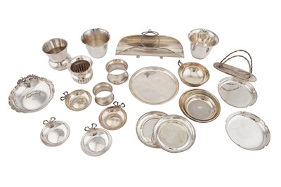 Lot 85 - A mixed group of 800 standard silver bowls