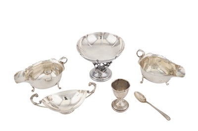 Lot 101 - A mixed group of sterling silver