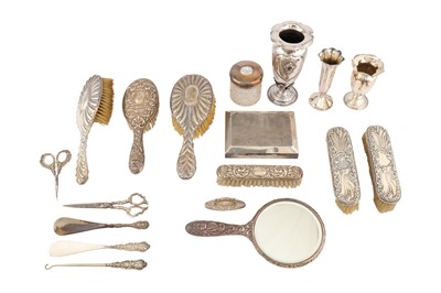 Lot 115 - A mixed group of sterling silver mounted items