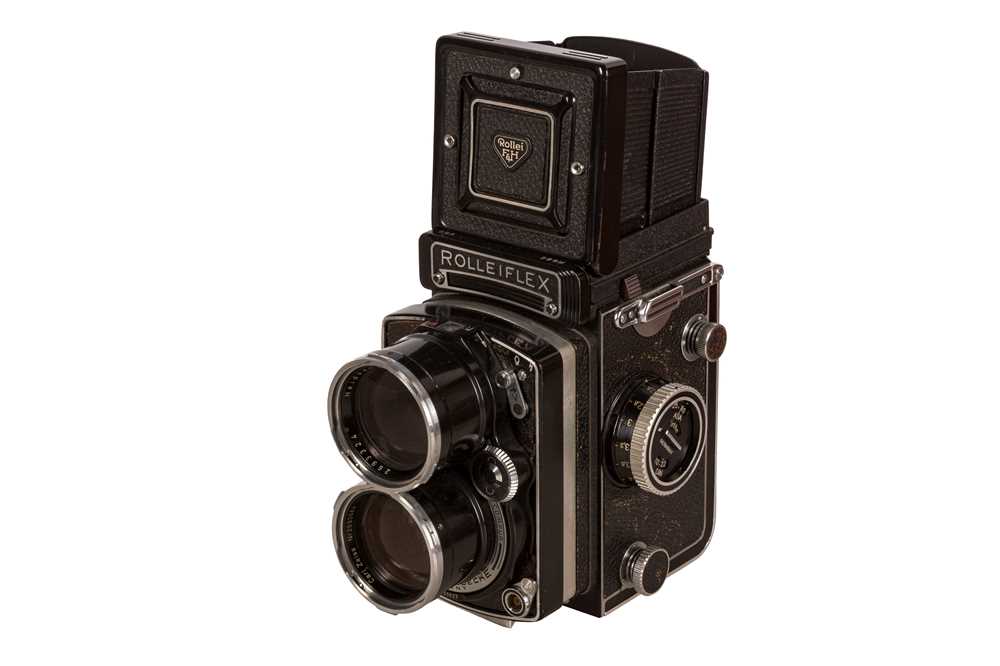 Lot 136 - A Rollei Tele-Rolleiflex TLR Camera
