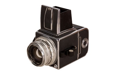 Lot 84 - A Hasselblad 500cm Medium Format SLR Camera