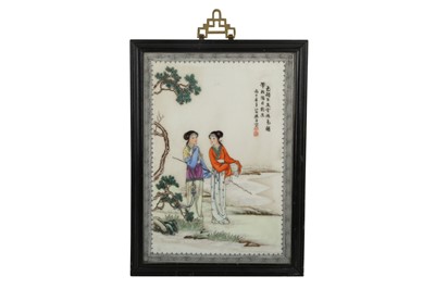 Lot 170 - A CHINESE FAMILLE-ROSE 'LADIES' PLAQUE, 20TH CENTURY