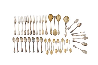Lot 90 - A mixed group of German 800 standard silver flatware