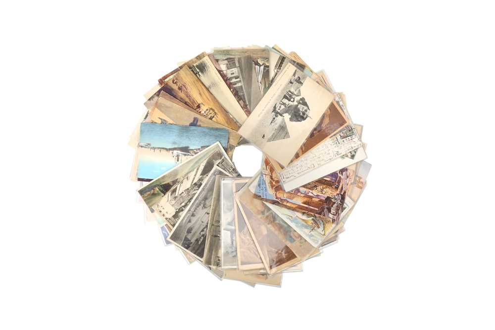 Lot 652 - POSTCARDS