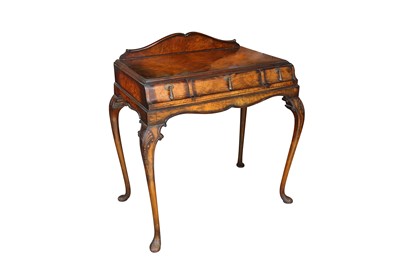 Lot 418 - A QUEEN ANNE STYLE WALNUT WRITING TABLE