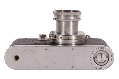Lot 385 - A Leica IIIb Rangefinder Camera