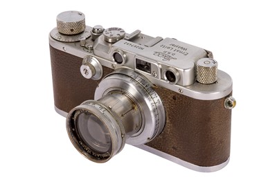 Lot 375 - A Leica IIIa Rangefinder Camera