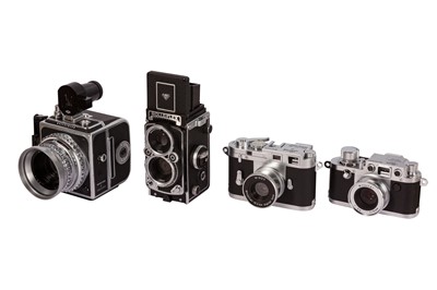 Lot 208 - A Selection of Miniature Digital Cameras