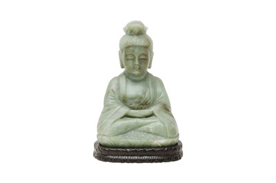 Lot 210 - A CHINESE HARDSTONE CARVING OF BUDDHA, 20TH CENTURY