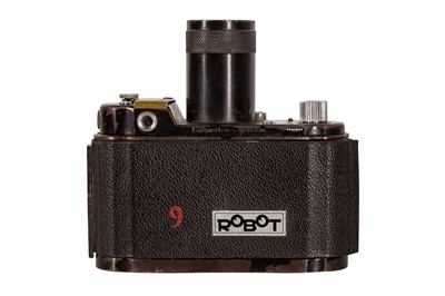 Lot 332 - A Berning Robot II "Luftwaffen Eigentum" Viewfinder Camera