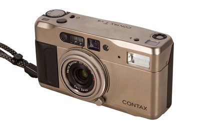 Lot 353 - A Contax TVS 35mm Compact Camera