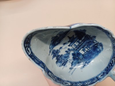 Lot 447 - A CHINESE BLUE AND WHITE DISH, BOWL AND A SAUCE BOAT