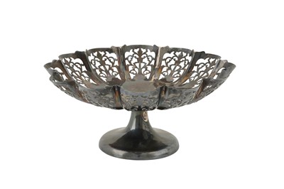 Lot 188 - A George V sterling silver pedestal fruit bowl or comport, Sheffield 1935 by Viner's Ltd