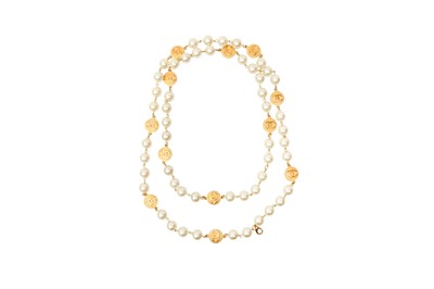 Lot 353 - Chanel Ivory Pearl CC Sautoir Necklace