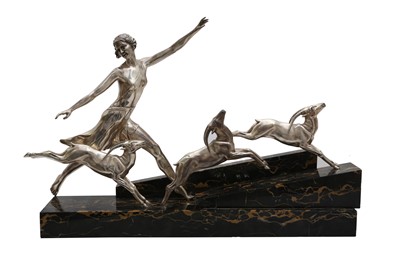 Lot 469 - A SILVERED BRONZE FIGURAL GROUP CAST FROM A MODEL BY G. DAVERNY