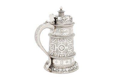 Lot 336 - A George V sterling silver replica tankard, London 1920 by Tessiers
