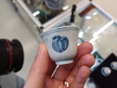Lot 36 - FOUR SMALL CHINESE BLUE AND WHITE 'CRANE' CUPS