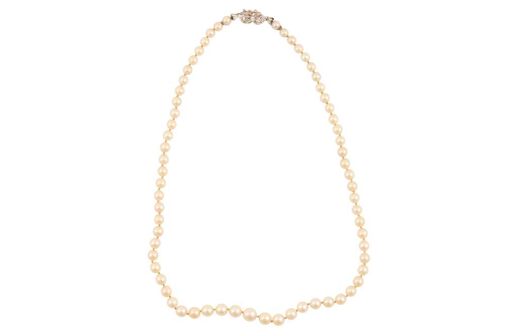 Lot 8 - A CULTURED PEARL NECKLACE