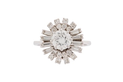 Lot 203 - A DIAMOND RING