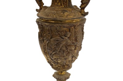 Lot 570 - AN CONTINENTAL AMPHORA SHAPED GILT METAL TABLE LAMP, EARLY 20TH CENTURY