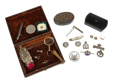 Lot 37 - A GROUP OF JEWELLERY AND DESK FINDINGS