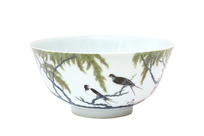 Lot 974 - A CHINESE FAMILLE-ROSE 'MAGPIES AND PRUNUS' BOWL