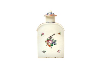 Lot 61 - A CHINESE FAMILLE-ROSE TEA CADDY AND COVER